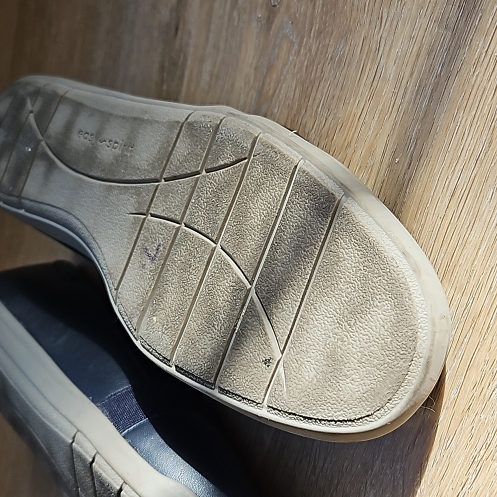 Easy Spirit Leather Slip On Flats Size 7M - Picture 9 of 9
